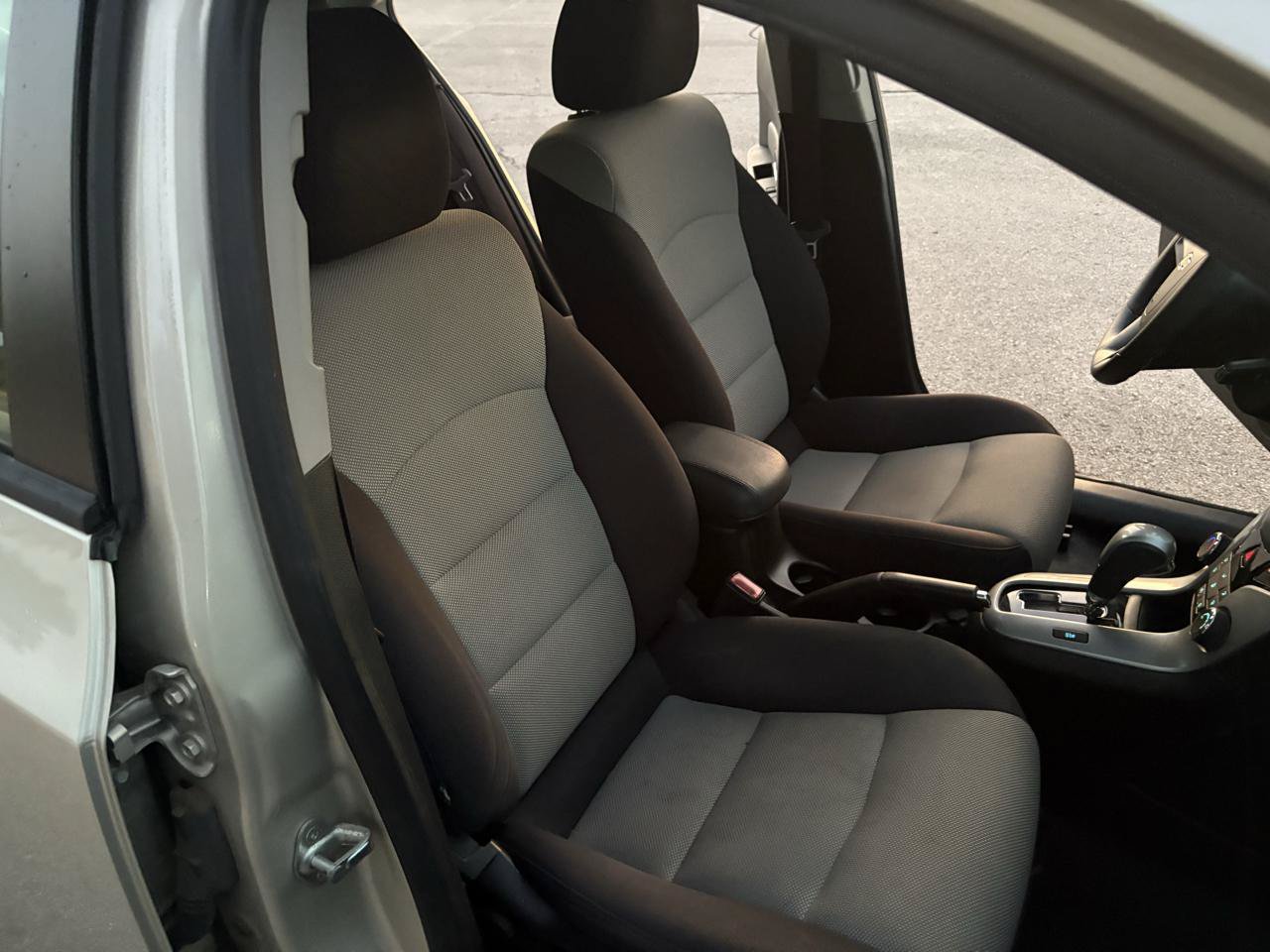 Used 2013 Chevrolet Cruze LS FWD image 19