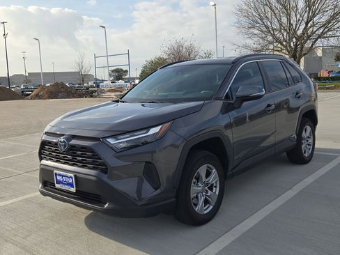 Used 2024 Toyota RAV4 XLE image 9