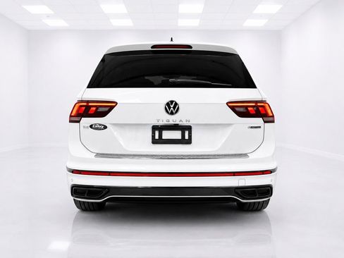 Used 2022 Volkswagen Tiguan SE R-Line AWD/4WD image 9