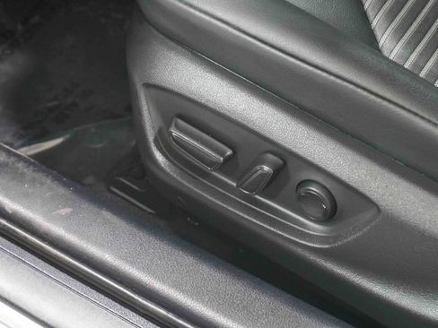 Certified 2021 Toyota Camry SE w/ Convenience Package image 23