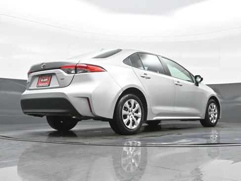 Used 2024 Toyota Corolla LE FWD image 30
