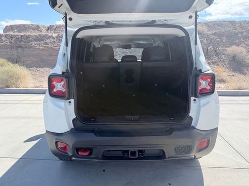 Used 2022 Jeep Renegade Trailhawk w/ Trailer Tow Group image 32