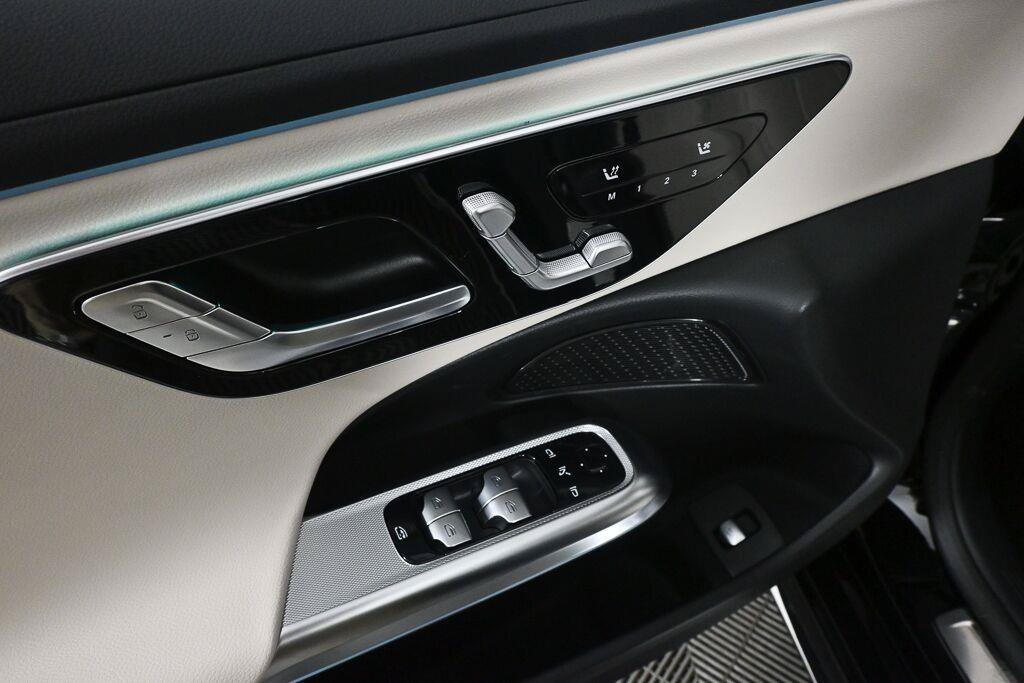 Used 2026 Mercedes-Benz E 350 Sedan image 8
