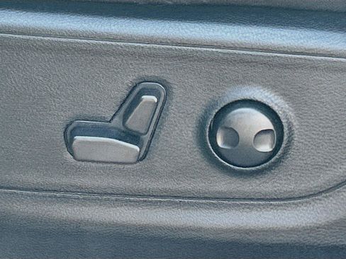 Used 2023 RAM 1500 Big Horn RWD image 23