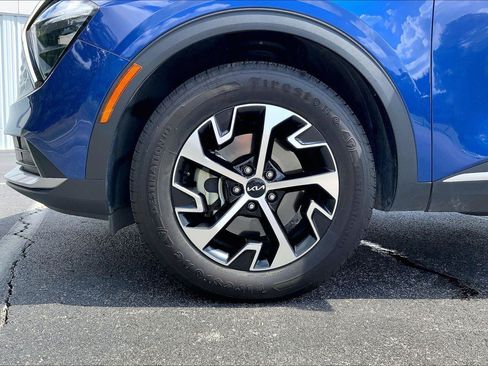 Used 2023 Kia Sportage EX AWD/4WD image 9