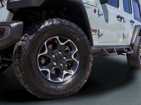Used 2023 Jeep Wrangler Unlimited Rubicon w/ Cold Weather Group AWD/4WD image 3