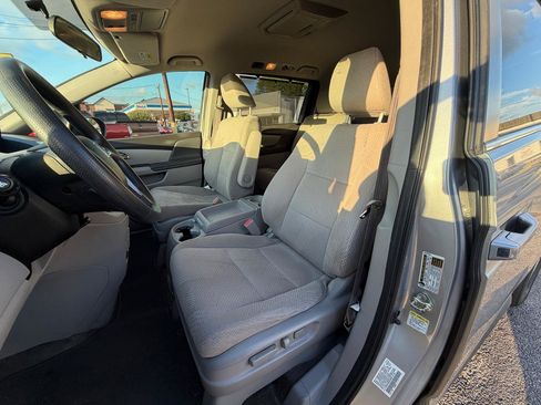 Used 2016 Honda Odyssey SE image 10