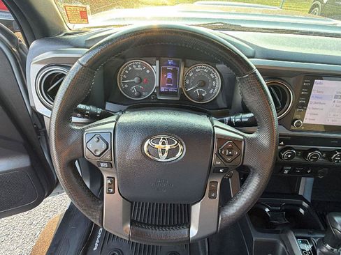 Used 2020 Toyota Tacoma TRD Sport AWD/4WD image 24