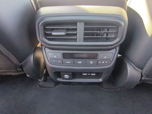 Used 2023 Honda Pilot Elite image 22