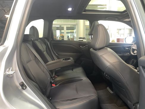 Used 2025 Subaru Forester Touring AWD/4WD image 25