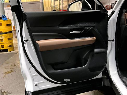 Used 2025 Toyota Grand Highlander AWD Hybrid image 21