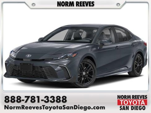 Used 2025 Toyota Camry SE image 1