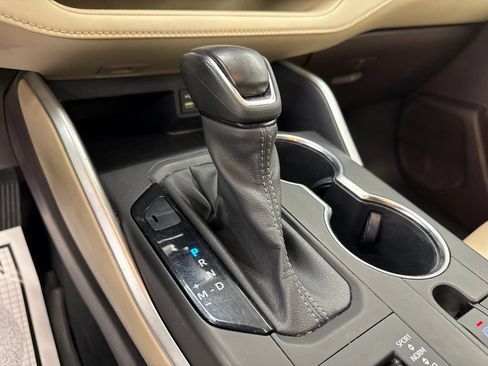 Used 2022 Toyota Highlander XLE AWD/4WD image 37