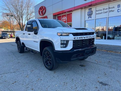 Used 2021 Chevrolet Silverado 2500 Custom w/ Custom Value Package image 8