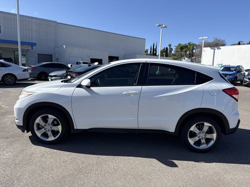 Certified 2017 Honda HR-V LX image 2