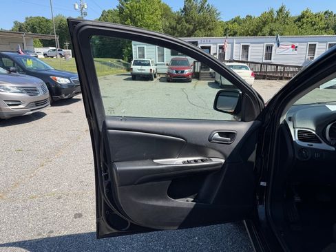 Used 2016 Dodge Journey SE w/ Flexible Seating Group FWD image 9