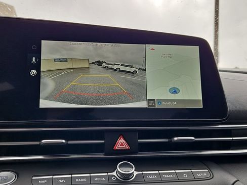 Used 2024 Hyundai Elantra Blue image 21