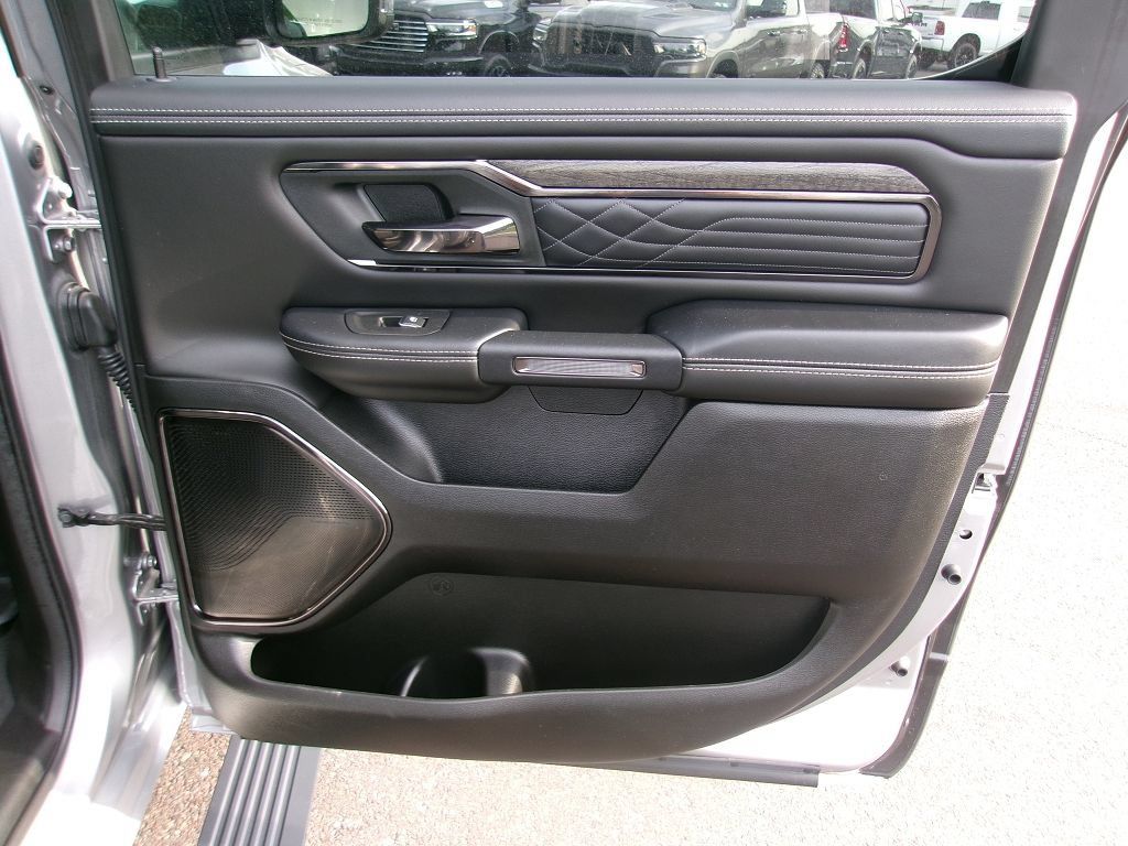Certified 2025 RAM 1500 Limited AWD/4WD image 9