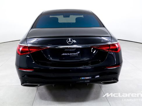 Used 2022 Mercedes-Benz S 580 4MATIC Sedan w/ AMG Line Package image 7