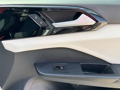 Used 2025 Volkswagen Taos S image 14