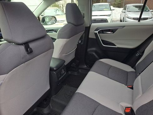 Used 2022 Toyota RAV4 XLE w/ Convenience Package image 20