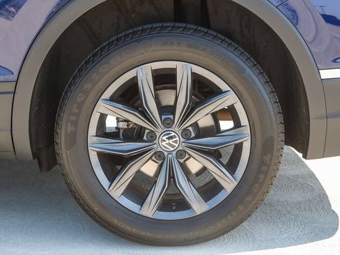 Used 2022 Volkswagen Tiguan SE image 10