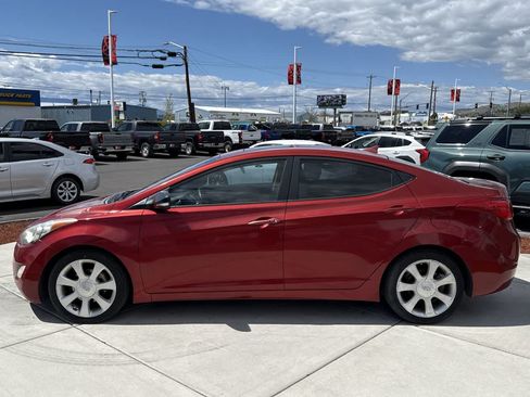 Used 2011 Hyundai Elantra Limited w/ Premium Pkg 5 FWD image 2