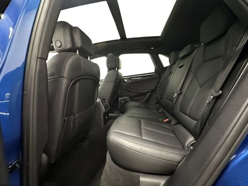 Used 2020 Porsche Macan AWD/4WD image 12