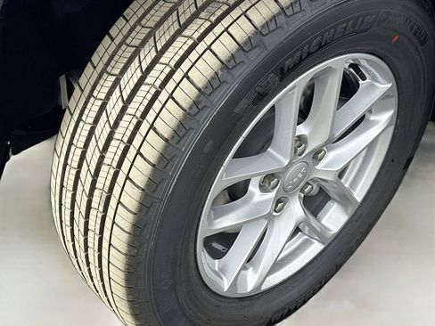 New 2025 Jeep Grand Cherokee Laredo X w/ Luxury Tech Group I image 42