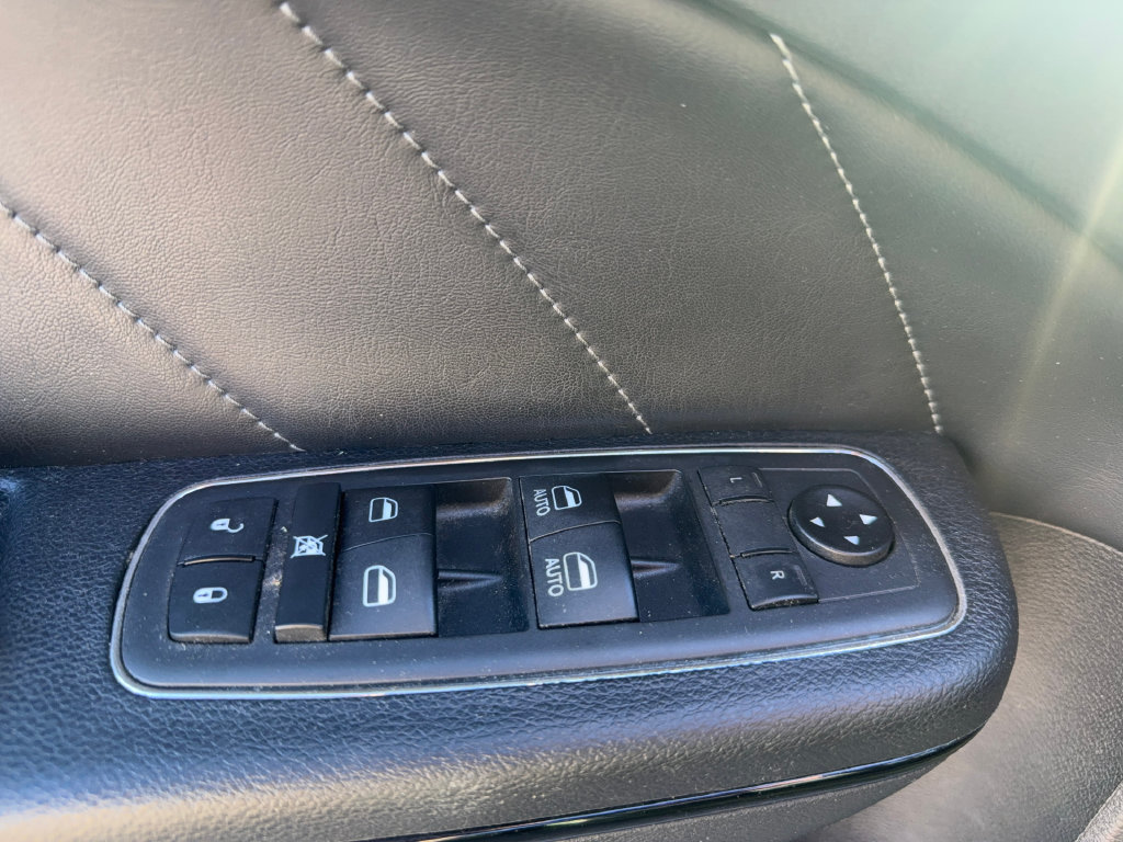Used 2019 Dodge Charger SXT w/ Plus Group AWD/4WD image 8