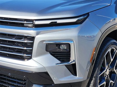 New 2026 Chevrolet Traverse High Country w/ LPO, Floor Liner Package image 10