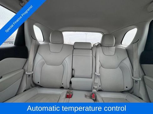 Used 2019 Jeep Cherokee Limited FWD image 24