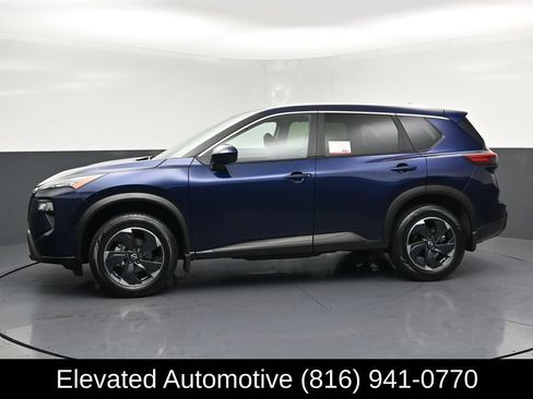Used 2024 Nissan Rogue SV w/ SV Premium Package AWD/4WD image 2