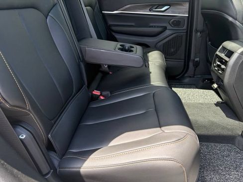 New 2026 Jeep Grand Cherokee Limited AWD/4WD image 19