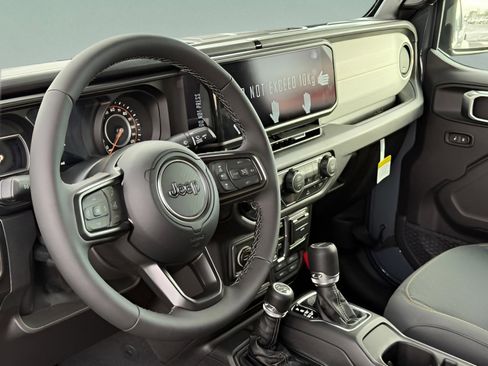 New 2026 Jeep Gladiator Sport image 19