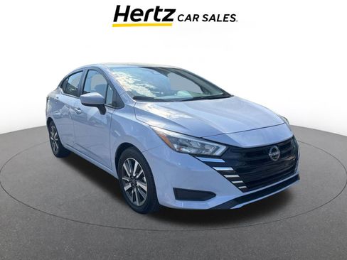 Used 2025 Nissan Versa SV image 1