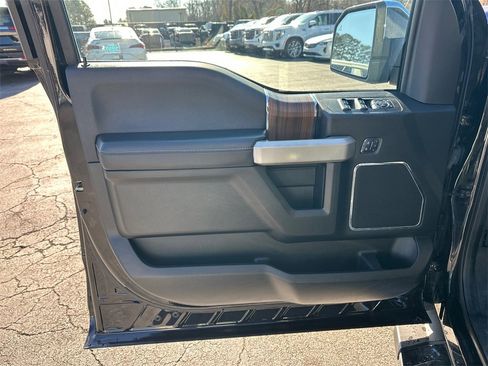 Used 2017 Ford F150 Lariat image 11