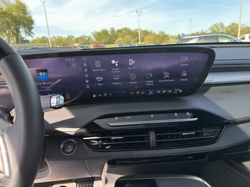 Certified 2025 Buick Enclave Avenir w/ Super Cruise Package image 27