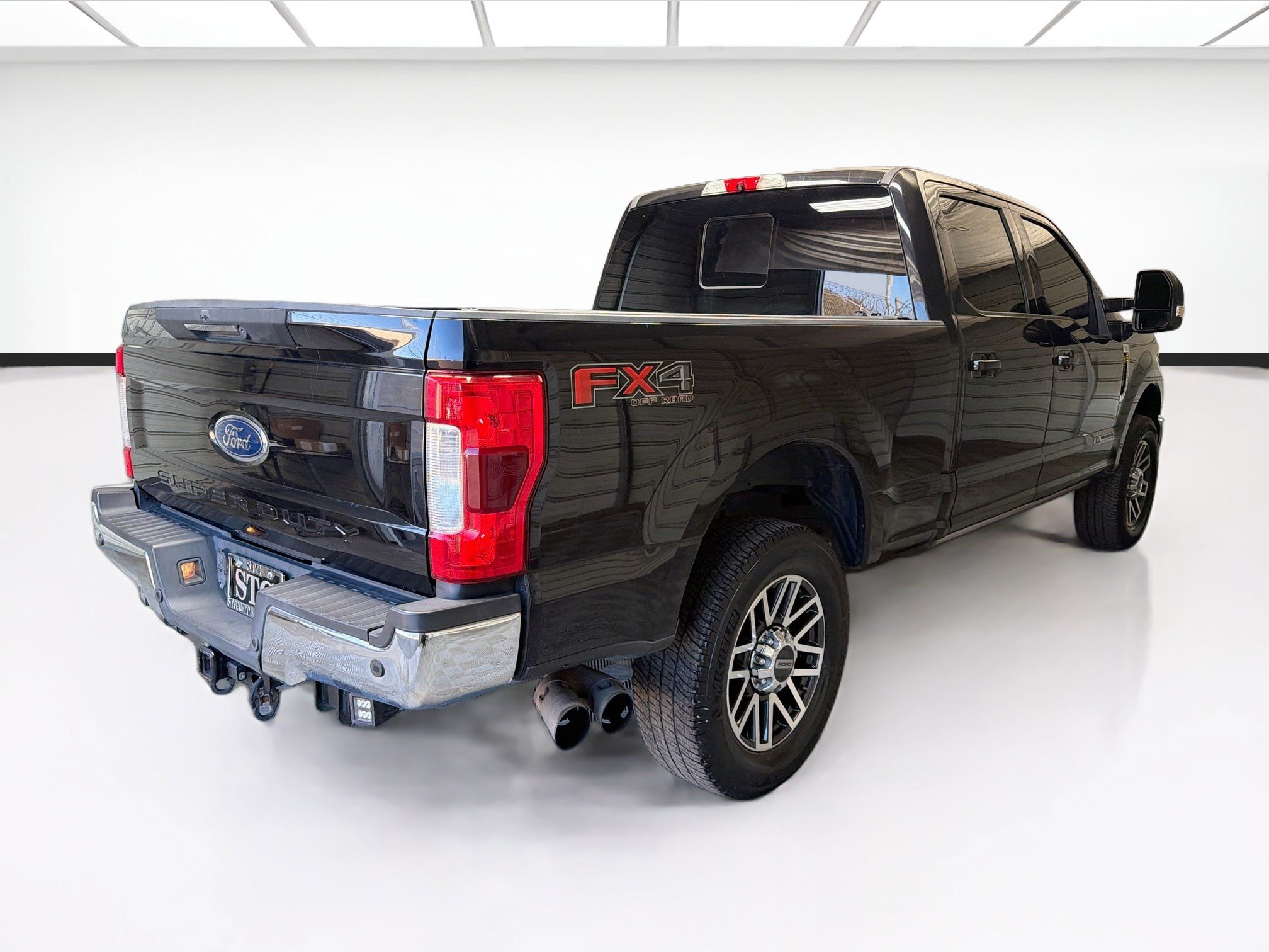 Used 2019 Ford F250 Lariat w/ Lariat Ultimate Package AWD/4WD image 4