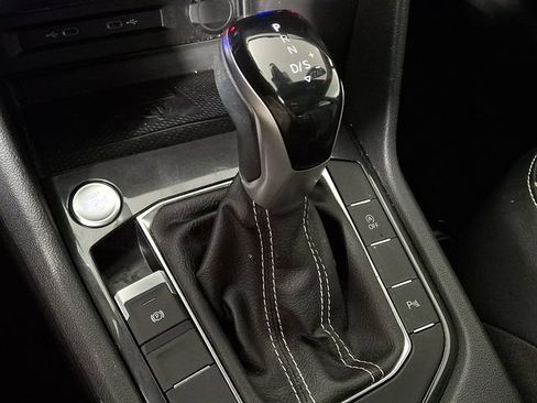 Used 2022 Volkswagen Tiguan SE R-Line AWD/4WD image 17