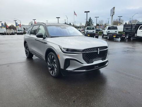 New 2026 Lincoln Nautilus Reserve w/ Jet Appearance Package image 10