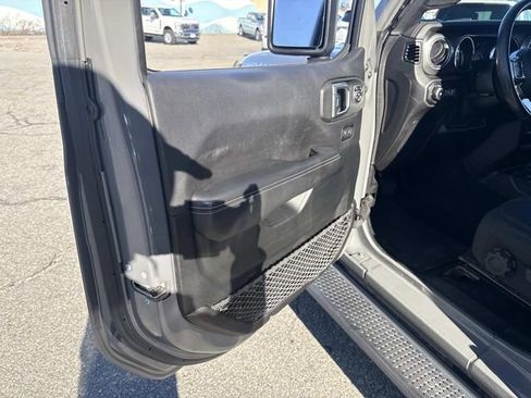 Used 2021 Jeep Wrangler Unlimited Sahara w/ Uconnect 4C Nav & Sound Group image 17