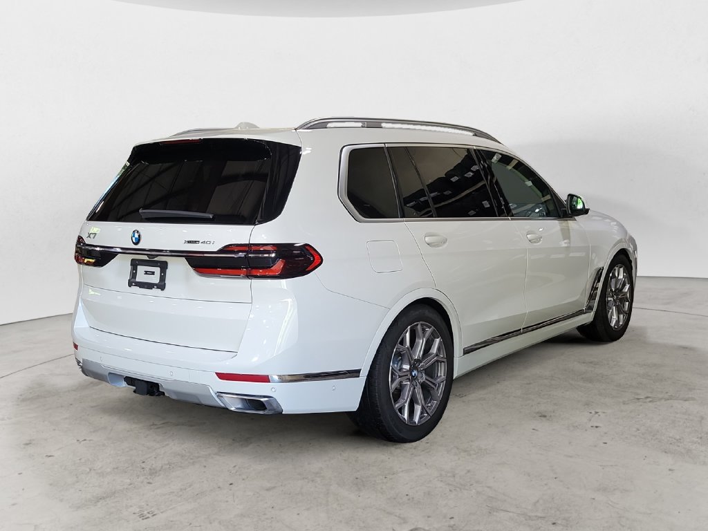 Used 2025 BMW X7 xDrive40i AWD/4WD image 5