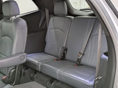 Used 2023 Buick Enclave Essence AWD/4WD image 16