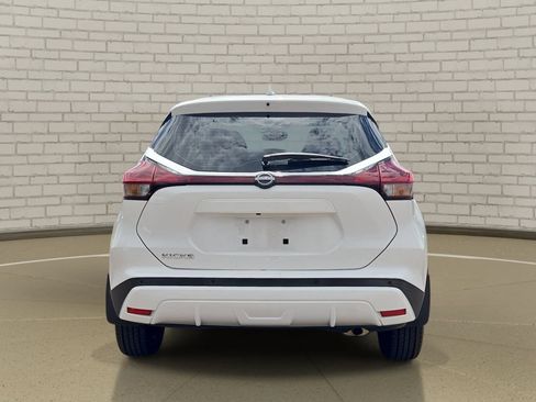 Used 2023 Nissan Kicks S FWD image 6