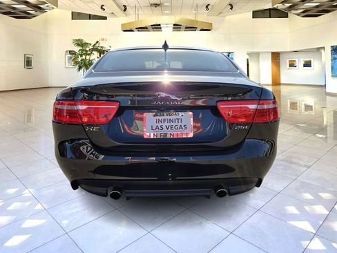 Used 2017 Jaguar XE Premium image 6