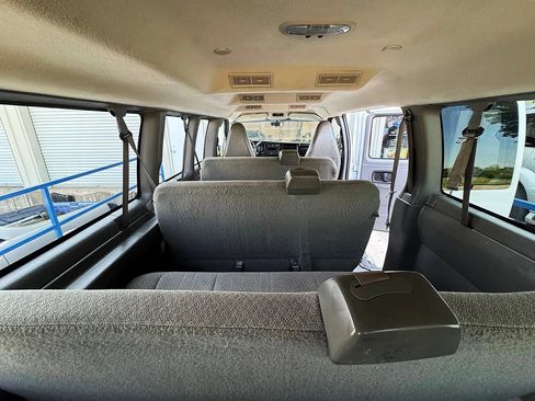 Used 2016 Chevrolet Express 3500 LS RWD image 27