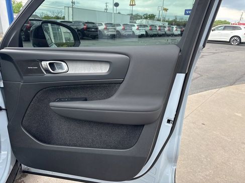 Used 2024 Volvo XC40 B5 Plus w/ Protection Package Premier AWD/4WD image 32