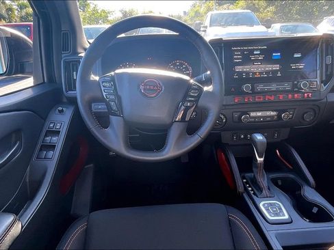Used 2026 Nissan Frontier PRO-4X AWD/4WD image 9