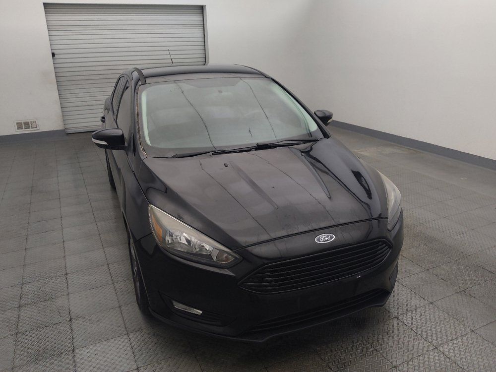 Used 2018 Ford Focus SE w/ SE Appearance Package FWD image 14